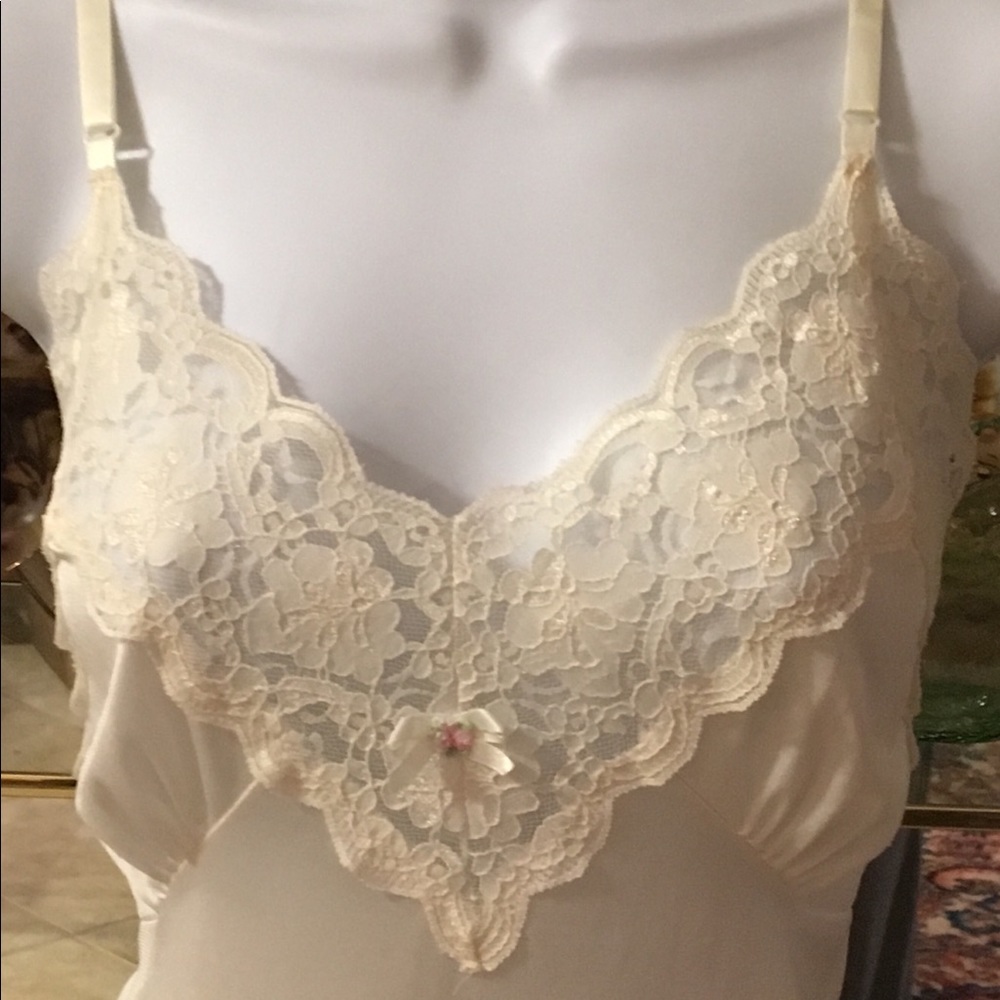 VINTAGE WHITE NYLON WHITE LACE SLIP - Picture 2 of 4